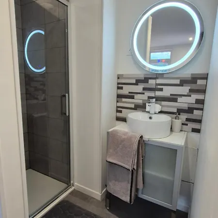 Semesterbostad Maison Les Glycines