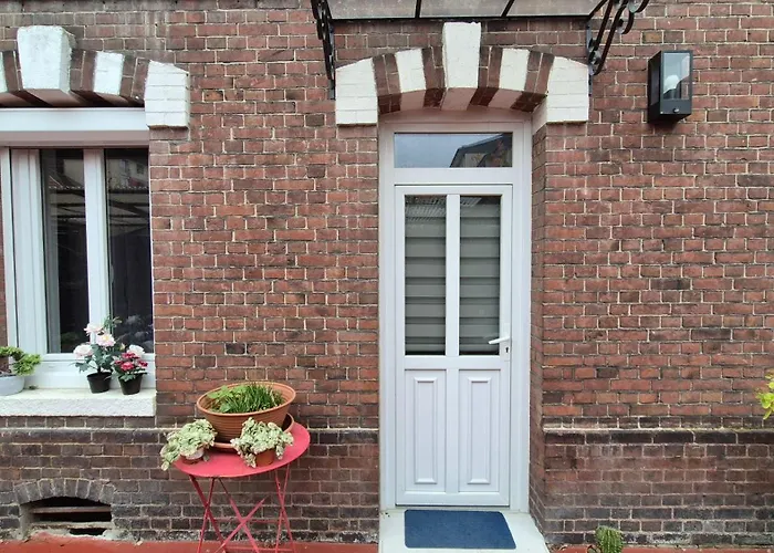 Maison Les Glycines 度假居 *